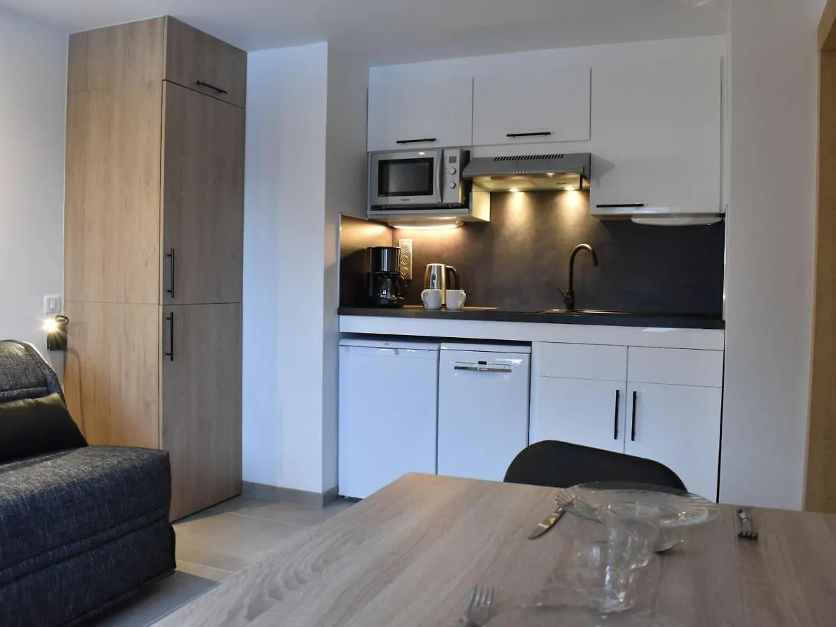 Studio Montagne Renove, 2 Pers, Proche Pistes Et Commerces, Meribel - Fr-1-180-572 Les Allues 0*,  France